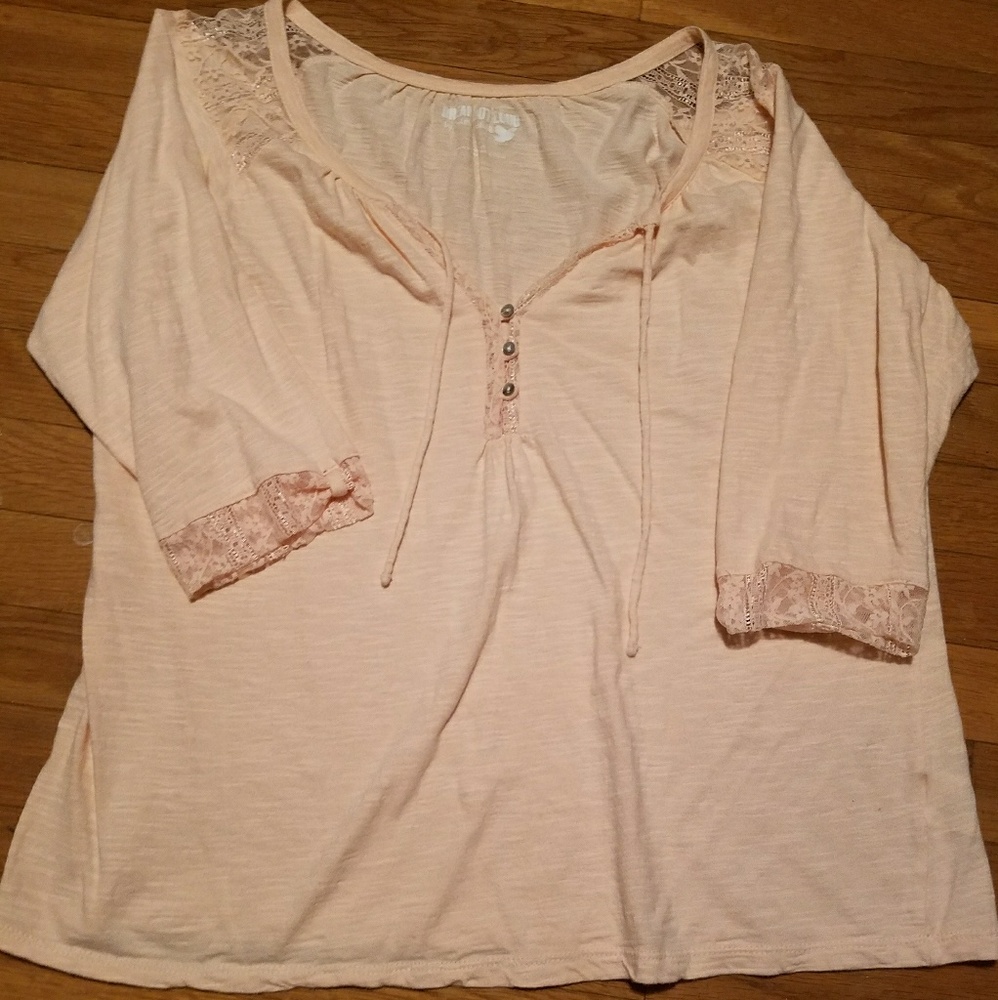 Light peach top